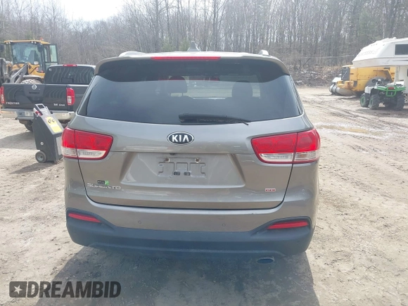 2018 Kia Sorento LX with VIN 5XYPGDA36JG403695, listed as a IAAI auction lot 42018100 with 111,059 mi miles. Bid and sale history available at carsss.com. Image 16.