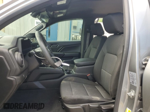 2023 Chevrolet Colorado 2WD Work Truck z VIN 1GCPSBEK8P1141644, wystawiony jako Copart lot #57038405 z przebiegiem 33 911 mil mil oraz Czysty tytuł • Clean title. Historia ofert i sprzedaży dostępna na DreamBid. Obrazek 7.