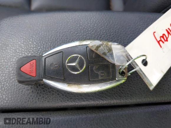2010 Mercedes-Benz C 300 Sport z VIN WDDGF8BB9AR108386, wystawiony jako IAAI lot #42264521 z przebiegiem 225 115 mil mil oraz . Historia ofert i sprzedaży dostępna na DreamBid. Obrazek 11.