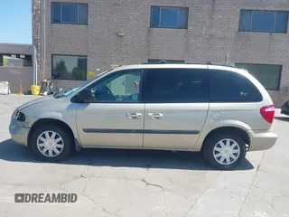 2005 Chrysler Town & Country with VIN 1C4GP45R25B370709, listed as a IAAI auction lot 42034770 with 147,675 mi miles. Bid and sale history available at carsss.com. Image 15.