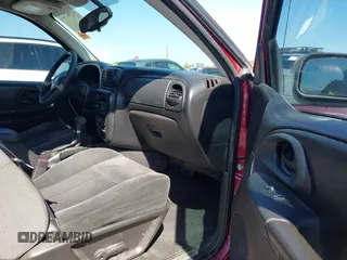 2008 Chevrolet TrailBlazer 3LT with VIN 1GNDT13S182169933, listed as a IAAI auction lot 41987727 with 155,587 mi miles and . Bid and sale history available at DreamBid. Image 5.