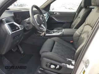 2025 BMW X7 xDrive40i z VIN 5UX23EM04S9X64678, wystawiony jako Copart lot #88092405 z przebiegiem 4 185 mil mil oraz Szkoda całkowita • Salvage title. Historia ofert i sprzedaży dostępna na DreamBid. Obrazek 7.