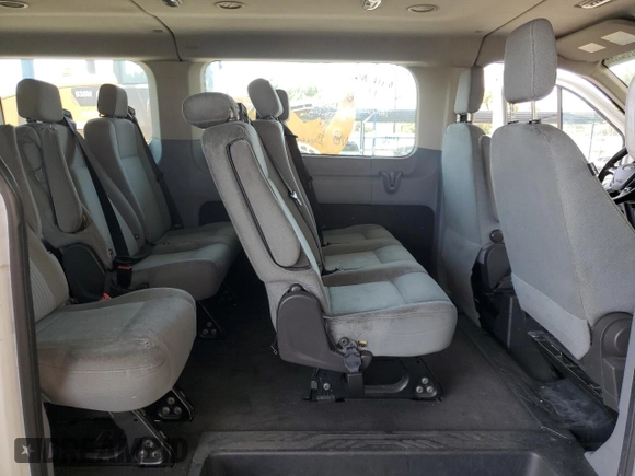 2015 Ford Transit XL z VIN 1FBZX2ZM6FKA21165, wystawiony jako Copart lot #61304635 z przebiegiem 186 526 mil mil oraz Czysty tytuł • Clean title. Historia ofert i sprzedaży dostępna na DreamBid. Obrazek 11.
