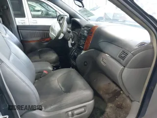 2006 Toyota Sienna XLE z VIN 5TDBA22C46S056795, wystawiony jako IAAI lot #42281920 z przebiegiem 134 745 mil mil oraz . Historia ofert i sprzedaży dostępna na DreamBid. Obrazek 5.