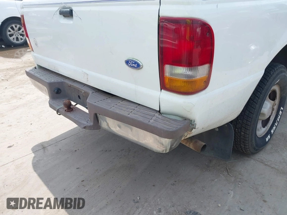 1996 Ford Ranger XL z VIN 1FTCR14U7TPA03267, wystawiony jako IAAI lot #42386485 z przebiegiem 181 383 mil mil oraz . Historia ofert i sprzedaży dostępna na DreamBid. Obrazek 6.