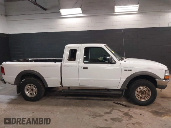 2000 Ford Ranger XLT с VIN 1FTZR15X3YTA63788, выставлен на аукционе IAAI как лот 42553944 с пробегом 143 754 миль миль и . История ставок и продаж доступна на DreamBid. Изображение 13.