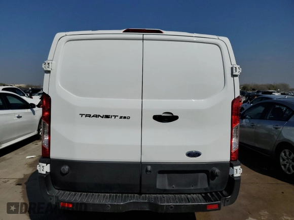 2019 Ford Transit z VIN 1FTYR2YM1KKB82892, wystawiony jako Copart lot #44208064 z przebiegiem 45 512 mil mil oraz Czysty tytuł • Clean title. Historia ofert i sprzedaży dostępna na DreamBid. Obrazek 6.