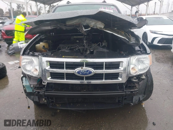 2010 Ford Escape Limited с VIN 1FMCU0EG8AKB81518, выставлен на аукционе IAAI как лот 41725893 с пробегом 142 640 миль миль и . История ставок и продаж доступна на DreamBid. Изображение 6.