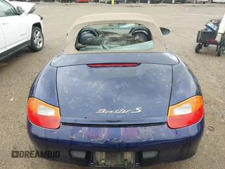 2002 Porsche Boxster z VIN WP0CA29822U622397, wystawiony jako IAAI lot #42368183 z przebiegiem 189 696 mil mil oraz . Historia ofert i sprzedaży dostępna na DreamBid. Obrazek 6.