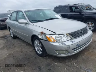 2002 Toyota Avalon XL with VIN 4T1BF28B82U240087, listed as a IAAI auction lot 41699355 with 263,253 mi miles. Bid and sale history available at carsss.com. Image 1.