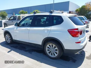 2017 BMW X3 xDrive28i z VIN 5UXWX9C35H0T24703, wystawiony jako IAAI lot #42283472 z przebiegiem 61 993 mil mil oraz . Historia ofert i sprzedaży dostępna na DreamBid. Obrazek 3.