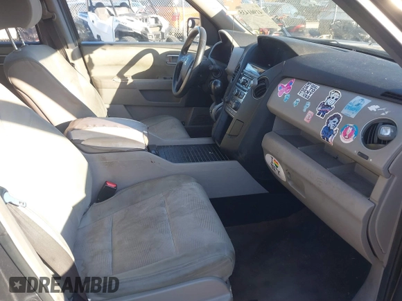 2013 Honda Pilot LX with VIN 5FNYF4H25DB073872, listed as a IAAI auction lot 41901435 with 171,529 mi miles. Bid and sale history available at carsss.com. Image 5.