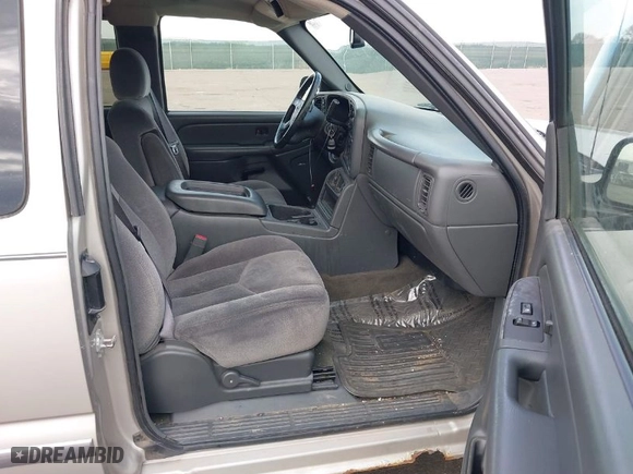 2007 GMC Sierra 1500 SLE with VIN 1GTEK19Z77Z105454, listed as a IAAI auction lot 42062070 with 205,542 mi miles. Bid and sale history available at carsss.com. Image 5.