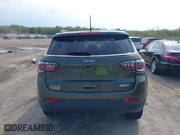 2018 Jeep Compass Latitude with VIN 3C4NJDBB4JT176031, listed as a IAAI auction lot 42125161 with 32,761 mi miles and . Bid and sale history available at DreamBid. Image 16.
