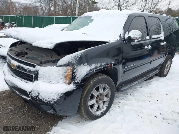 2010 Chevrolet Suburban LS with VIN 1GNUKHE37AR203811, listed as a IAAI auction lot 41304431 with 999,999 mi miles. Bid and sale history available at carsss.com. Image 16.