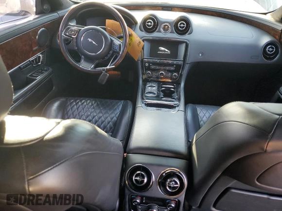 2016 Jaguar XJ Portfolio with VIN SAJWJ2GD3G8V92115, listed as a Copart auction lot 89026695 with 213,927 mi miles and Clean title. Bid and sale history available at DreamBid. Image 8.