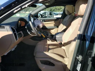 2023 Porsche Cayenne z VIN WP1BA2AY7PDA25775, wystawiony jako Copart lot #82593704 z przebiegiem 24 220 mil mil oraz Szkoda całkowita • Salvage title. Historia ofert i sprzedaży dostępna na DreamBid. Obrazek 7.