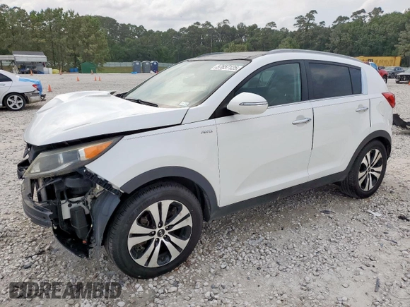 2013 Kia Sportage EX z VIN KNDPCCA29D7434437, wystawiony jako Copart lot #57657125 z przebiegiem 131 625 mil mil oraz Szkoda całkowita • Salvage title. Historia ofert i sprzedaży dostępna na DreamBid. Obrazek 1.