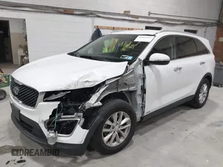 2018 Kia Sorento LX with VIN 5XYPGDA34JG360880, listed as a IAAI auction lot 41891431 with 90,996 mi miles. Bid and sale history available at carsss.com. Image 6.