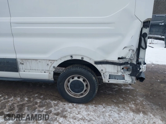 2015 Ford Transit с VIN 1FTBW2CM0FKA39962, выставлен на аукционе IAAI как лот 41370832 с пробегом 110 543 миль миль и . История ставок и продаж доступна на DreamBid. Изображение 6.