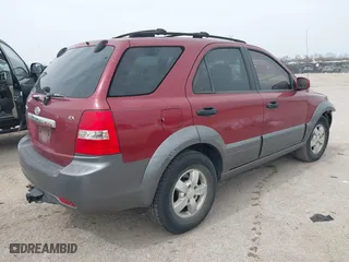 2007 Kia Sorento EX with VIN KNDJD736975698669, listed as a IAAI auction lot 41781263 with 154,170 mi miles. Bid and sale history available at carsss.com. Image 4.