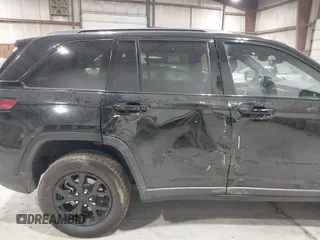 2024 Jeep Grand Cherokee Laredo X with VIN 1C4RJHAG4RC256622, listed as a IAAI auction lot 41771571 with 2,034 mi miles. Bid and sale history available at carsss.com. Image 20.
