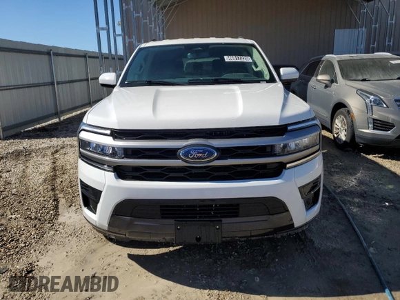 2024 Ford Expedition Max XLT with VIN 1FMJK1J82REA54260, listed as a Copart auction lot 46817225 with 1,540 mi miles and Clean Title. Bid and sale history available at DreamBid. Image 5.