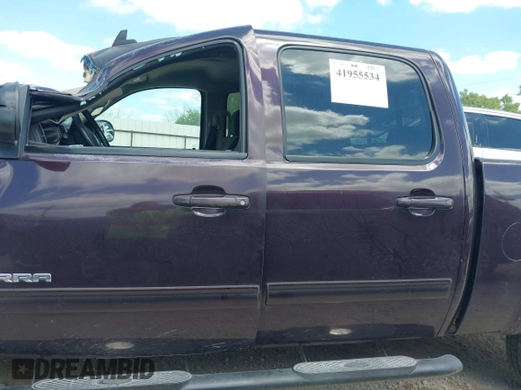 2008 GMC Sierra 1500 SLE1 z VIN 2GTEC13JX81125255, wystawiony jako IAAI lot #41955534 z przebiegiem 246 256 mil mil oraz . Historia ofert i sprzedaży dostępna na DreamBid. Obrazek 15.