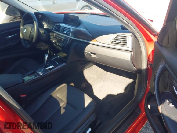 2016 BMW 3 Series 320i xDrive с VIN WBA8E5G50GNU20841, выставлен на аукционе IAAI как лот 41684968 с пробегом 118 058 миль миль и . История ставок и продаж доступна на DreamBid. Изображение 5.
