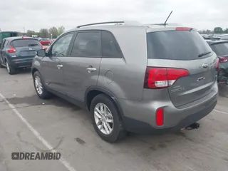 2015 Kia Sorento LX with VIN 5XYKTCA69FG572045, listed as a IAAI auction lot 41960132 with 152,400 mi miles. Bid and sale history available at carsss.com. Image 3.