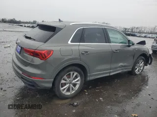 2023 Audi Q3 S line Premium z VIN WA1DECF33P1124378, wystawiony jako Copart lot #50222965 z przebiegiem 37 618 mil mil oraz Szkody całkowita. Historia ofert i sprzedaży dostępna na DreamBid. Obrazek 3.