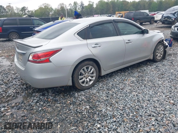 2015 Nissan Altima 2.5 SV with VIN 1N4AL3AP5FC267088, listed as a IAAI auction lot 41914200 with 154,518 mi miles. Bid and sale history available at carsss.com. Image 4.