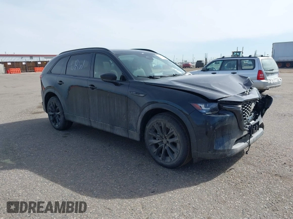 2025 Mazda CX-90 Premium Sport z VIN JM3KKCHD1S1221462, wystawiony jako IAAI lot #41765034 z przebiegiem Nie podano mil oraz . Historia ofert i sprzedaży dostępna na DreamBid. Obrazek 1.