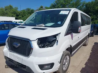 2025 Ford Transit Passenger XL с VIN 1FBAX2Y87SKA21414, выставлен на аукционе IAAI как лот 42517952 с пробегом 6 551 миль миль и . История ставок и продаж доступна на DreamBid. Изображение 17.