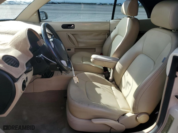 2008 Volkswagen New Beetle Convertible SE with VIN 3VWRG31Y88M403416, listed as a Copart auction lot 80187384 with 45,886 mi miles and Non Repairable. Bid and sale history available at carsss.com. Image 7.