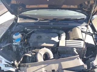 2015 Volkswagen Jetta SE z VIN 3VWD17AJ9FM415626, wystawiony jako IAAI lot #41309967 z przebiegiem 96 681 mil mil oraz . Historia ofert i sprzedaży dostępna na DreamBid. Obrazek 10.