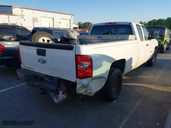2007 Chevrolet Silverado 1500 LT w/1LT with VIN 1GCEC19J07E552769, listed as a IAAI auction lot 41997956 with 1 mi miles. Bid and sale history available at carsss.com. Image 4.
