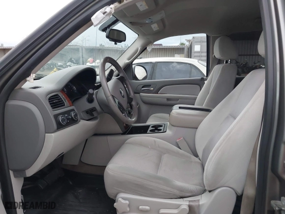 2009 Chevrolet Avalanche LT w/2LT with VIN 3GNFK22029G214307, listed as a IAAI auction lot 41529658 with 277,888 mi miles. Bid and sale history available at carsss.com. Image 5.