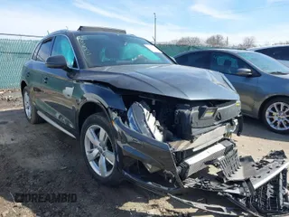 2019 Audi Q5 Premium Plus with VIN WA1BNAFY2K2047934, listed as a IAAI auction lot 41821632 with 52,403 mi miles. Bid and sale history available at carsss.com. Image 1.