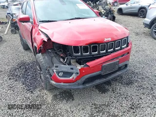 2018 Jeep Compass Latitude с VIN 3C4NJDBB0JT233065, выставлен на аукционе IAAI как лот 42292328 с пробегом 109 743 миль миль и . История ставок и продаж доступна на DreamBid. Изображение 6.