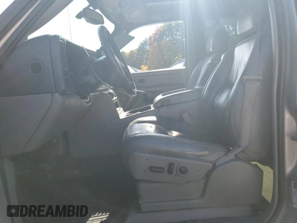 2005 Chevrolet Avalanche Z71 with VIN 3GNEK12Z15G274688, listed as a Copart auction lot 77171254 with 244,430 mi miles and Clean Title. Bid and sale history available at DreamBid. Image 7.
