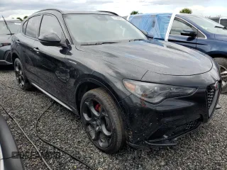 2024 Alfa Romeo Stelvio Veloce z VIN ZASPAKBNXR7D76183, wystawiony jako Copart lot #74106334 z przebiegiem Nie podano mil oraz Nie do naprawy • Non repairable. Historia ofert i sprzedaży dostępna na DreamBid. Obrazek 4.
