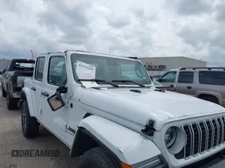 2025 Jeep Wrangler Sahara with VIN 1C4PJXEN1SW528297, listed as a IAAI auction lot 42131265 with 7,167 mi miles and . Bid and sale history available at DreamBid. Image 6.
