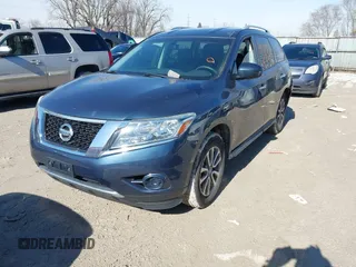 2013 Nissan Pathfinder SV with VIN 5N1AR2MM4DC631921, listed as a IAAI auction lot 41590825 with 140,059 mi miles. Bid and sale history available at carsss.com. Image 2.