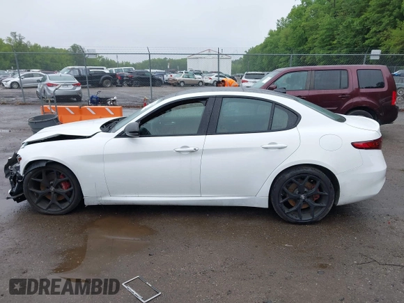 2021 Alfa Romeo Giulia Ti Sport with VIN ZARFAMBN9M7640461, listed as a IAAI auction lot 42329442 with 43,266 mi miles and . Bid and sale history available at DreamBid. Image 14.