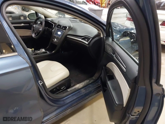 2018 Ford Fusion Titanium with VIN 3FA6P0D97JR271966, listed as a IAAI auction lot 41722535 with 118,304 mi miles. Bid and sale history available at carsss.com. Image 5.