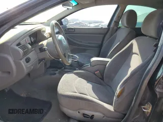 2004 Dodge Stratus SXT z VIN 1B3EL46XX4N348648, wystawiony jako Copart lot #66523784 z przebiegiem 211 999 mil mil oraz Tytuł czysty. Historia ofert i sprzedaży dostępna na DreamBid. Obrazek 7.