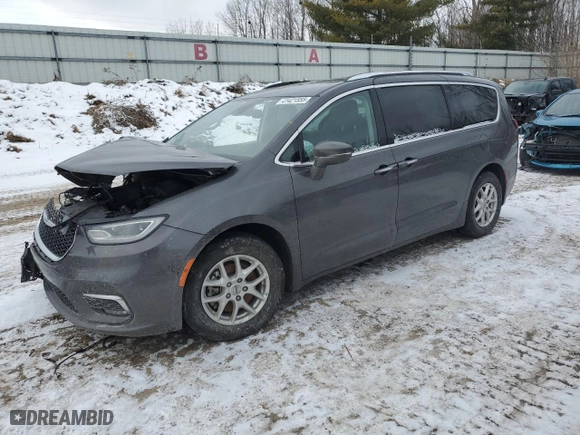 2021 Chrysler Pacifica Touring L with VIN 2C4RC1BG6MR520553, listed as a Copart auction lot 41421555 with 113,649 mi miles and Non Repairable. Bid and sale history available at carsss.com. Image 1.