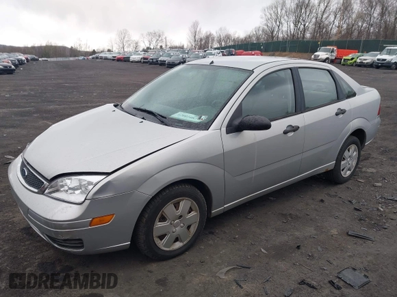 2007 Ford Focus S with VIN 1FAFP34N07W170563, listed as a IAAI auction lot 42001087 with 87,526 mi miles and . Bid and sale history available at carsss.com. Image 2.