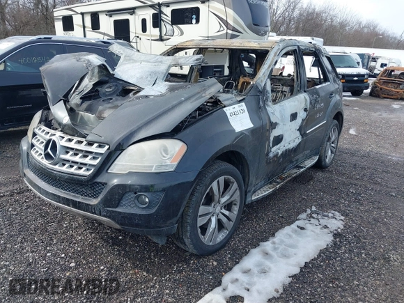 2009 Mercedes-Benz M 350 z VIN 4JGBB56E39A511689, wystawiony jako IAAI lot #41421320 z przebiegiem Nie podano mil oraz . Historia ofert i sprzedaży dostępna na DreamBid. Obrazek 2.